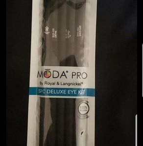 Moda brush set